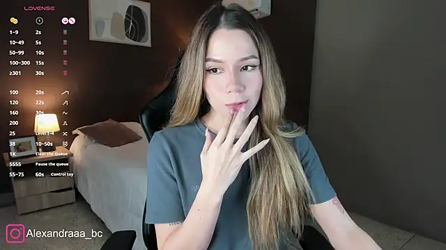 Alexandra-02's cam snapshot