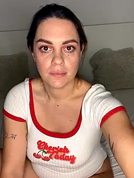 laraslittlesecrett's cam snapshot