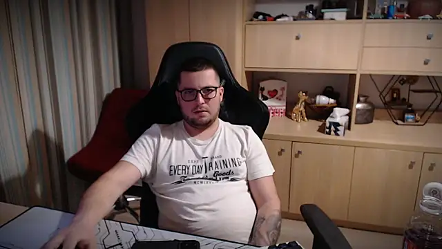 kevinnlovelly's cam snapshot