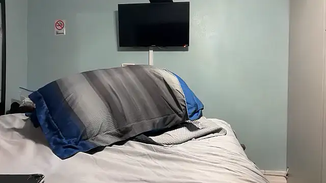 greekmythics's cam snapshot