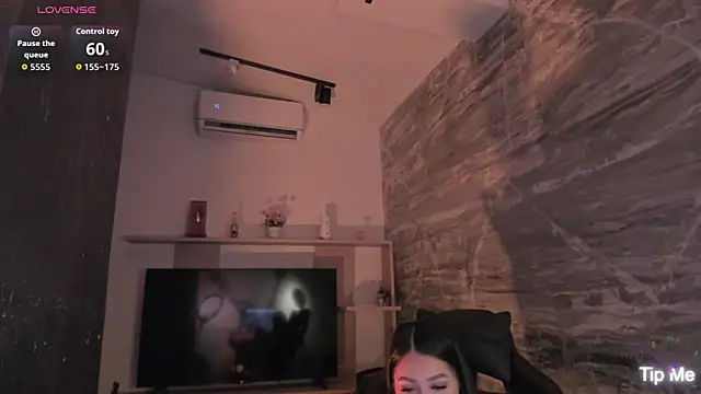 LunaBaker-1's cam snapshot