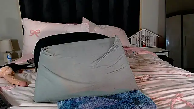 FRUITOFEDEN01's cam snapshot