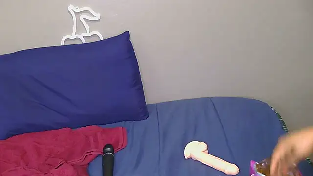 Serafynn's cam snapshot