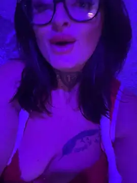 MommyScarletEire's cam snapshot