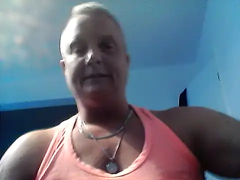 Bendoverbetty3's cam snapshot