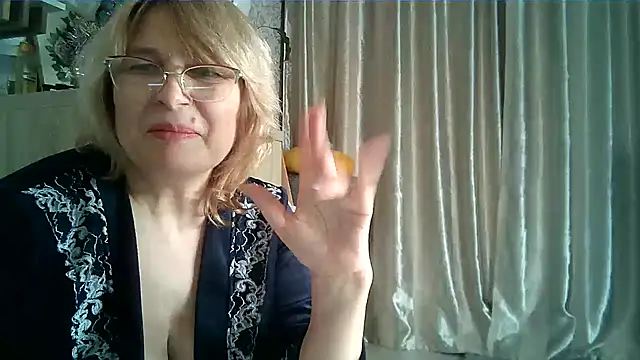 Aline_LoveFlowers's cam snapshot