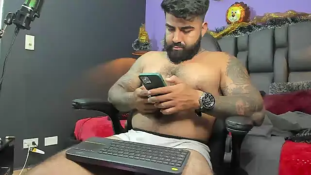 Lyon_vach live sex cam