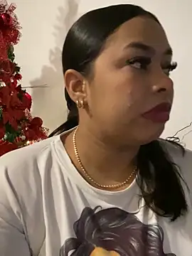 PUSHYLATE live sex cam