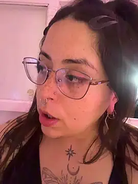 Mizztikaa live sex cam