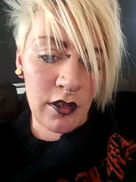 PinkTheHawk live sex cam