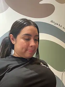 Pretty_Isadora live sex cam