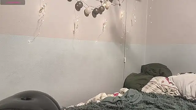 LoveInAllHoles live sex cam