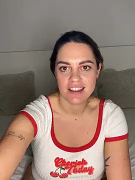 laraslittlesecrett's cam snapshot