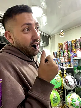 JuanZapata33 live sex cam