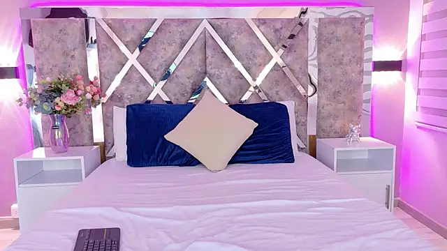 Liaevans__ live sex cam