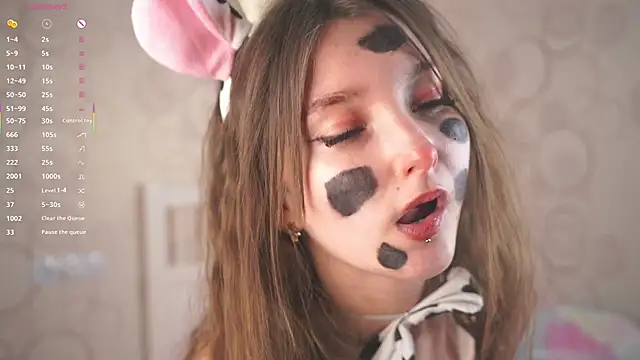 DongMolt live sex cam