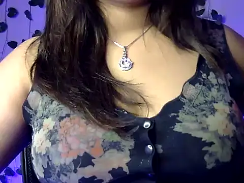 Aaliya02's cam snapshot