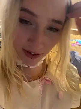 LilElfie's cam snapshot