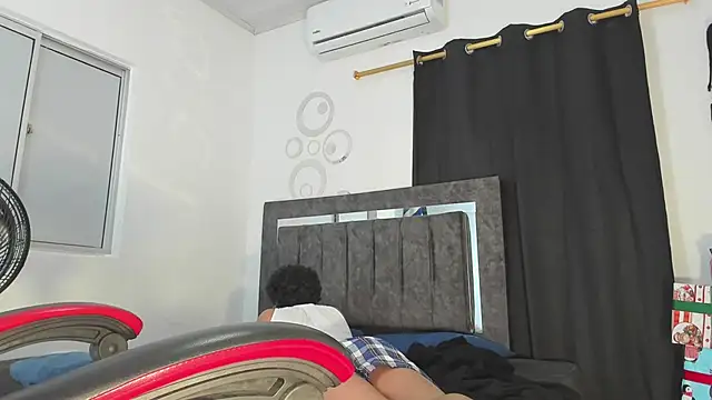 Maximiliano_Khalil live sex cam