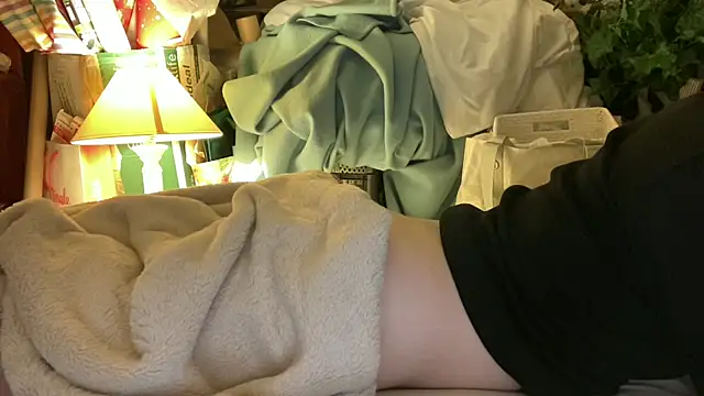 18yoteenvirgin's cam snapshot