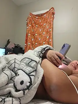 chocolate_bella's cam snapshot