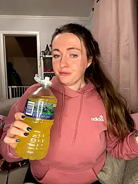 BustyBonnieUK live sex cam