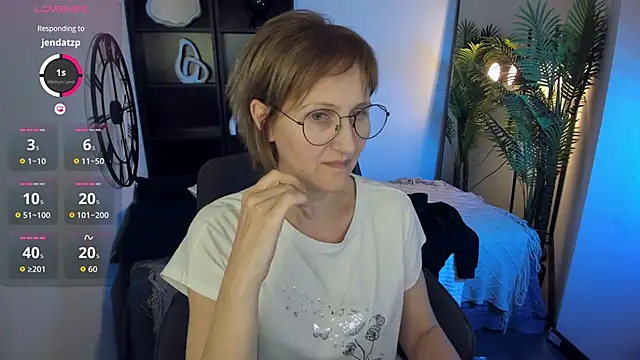 Paris_Cherry's cam snapshot