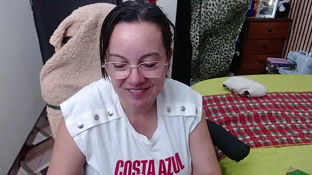 Sonialorens_'s cam snapshot