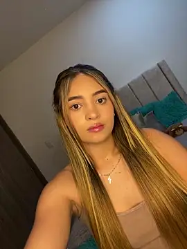 Alana_cox_'s cam snapshot