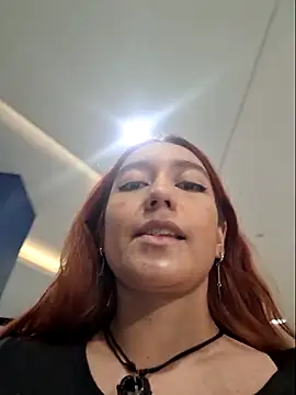 Eveeelyn25 live sex cam