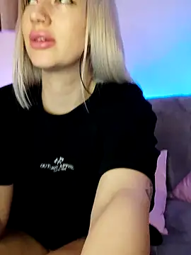 Gina-Lumara's cam snapshot