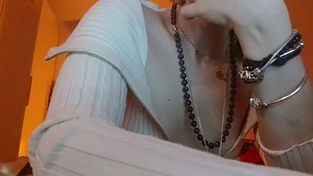 Regina_5's cam snapshot