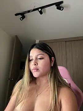 lunablossom_ live sex cam