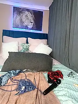 Queen-Chocolate live sex cam