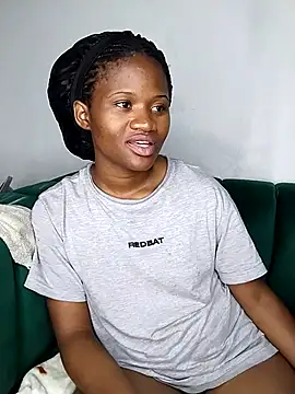 SmashingLucia's cam snapshot