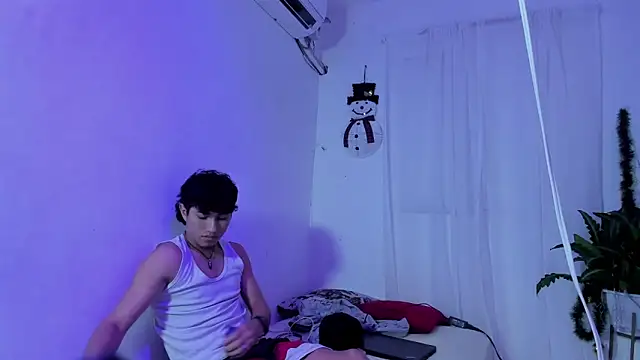 Laura_and_Kevin live sex cam