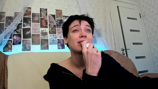 ErickaFetish's cam snapshot