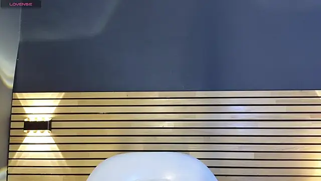 sara_saenz99 live sex cam