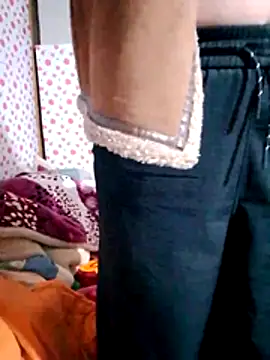 small-house123's cam snapshot