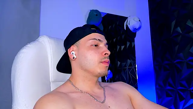 Maxwell_Dupont's cam snapshot