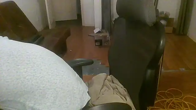 poundyouout69's cam snapshot