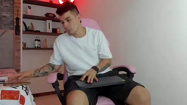 BooyHott_'s cam snapshot