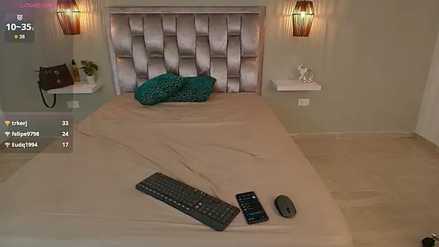 Chloe_amourr live sex cam