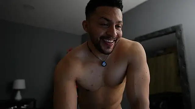 LoganMartinX live sex cam