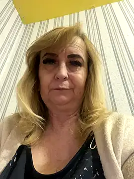 Irina2909@xh live sex cam