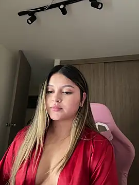 lunablossom_'s cam snapshot