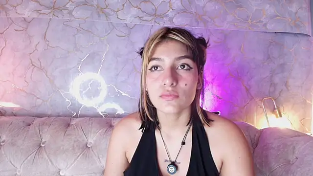 gaby_cloudy's cam snapshot