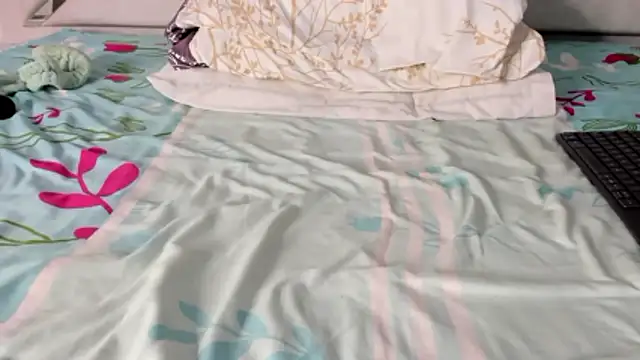 maybelline69's cam snapshot