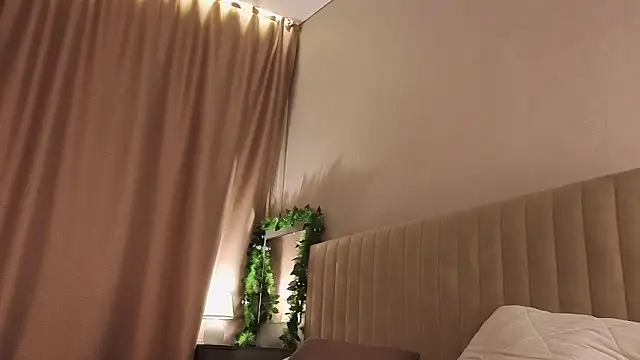 AngelenaCrittendon's cam snapshot