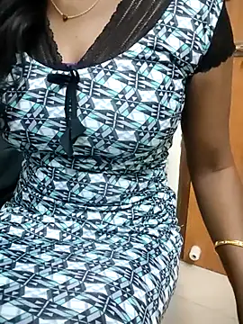 Tamilmallu-duskygirl03's cam snapshot